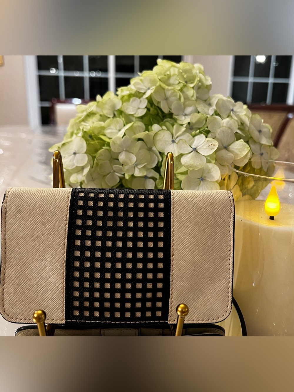 Henri Bendel New York Ivory Black Saffiano Leather Wallet Cutout Gold Logo - Picture 3 of 4